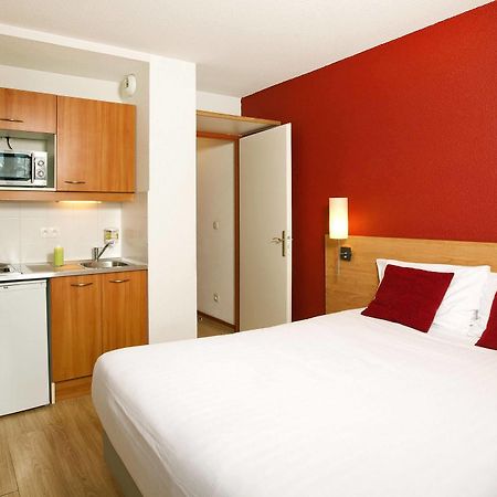 Sejours & Affaires Geneve Saint Genis Aparthotel Exterior foto